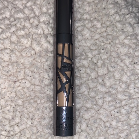 UD MED-LIGHT WARM WATERPROOF CONCEALER - Picture 2 of 3